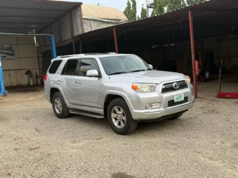 Toyota 4-Runner   - 2010