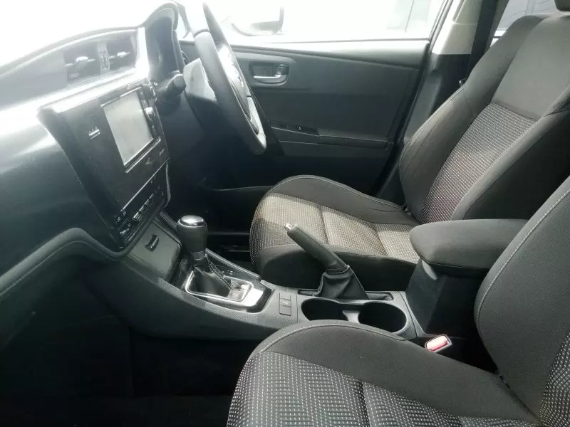 Toyota Auris   - 2017
