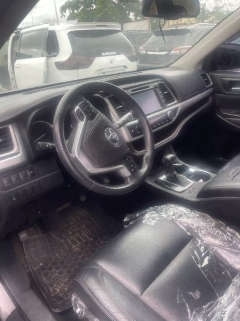 Toyota Highlander - 2015