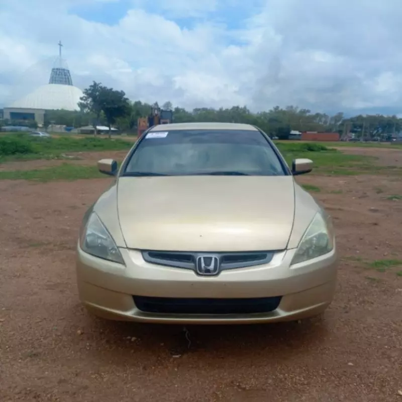Honda Accord - 2004