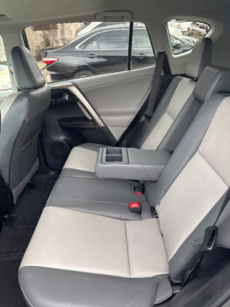 Toyota RAV 4   - 2013