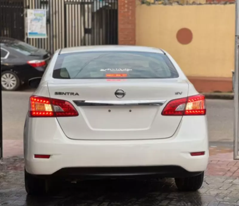 Nissan Sentra   - 2013