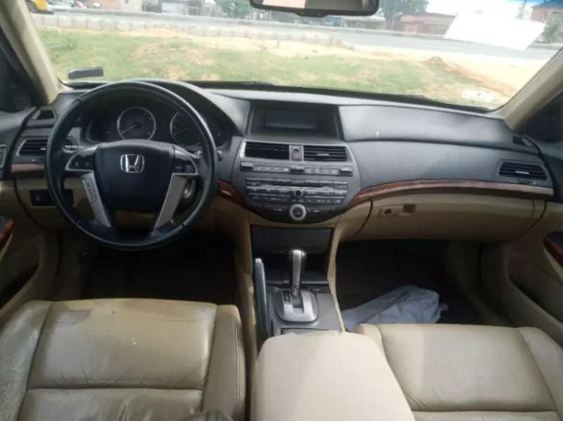 Honda Accord   - 2012