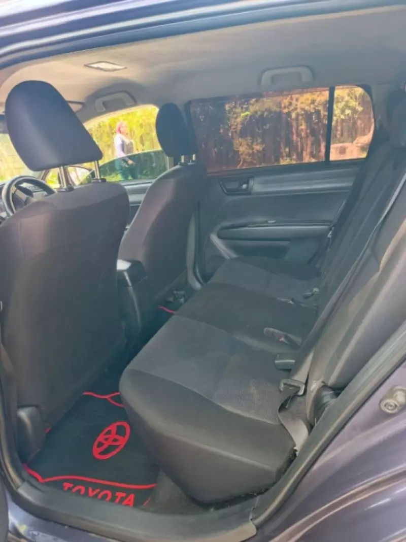 Toyota Fielder    - 2010
