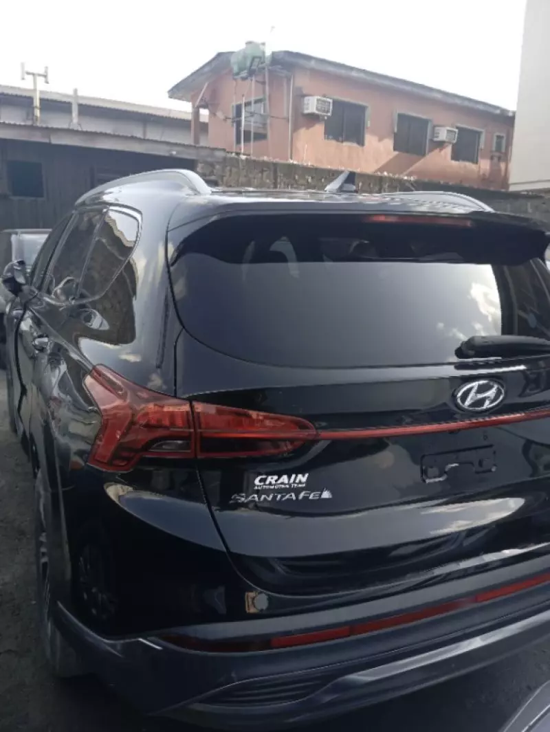 Hyundai Santa Fe   - 2021