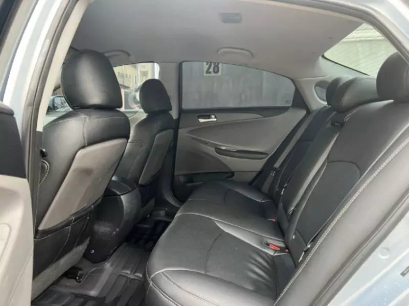 Hyundai Sonata   - 2011
