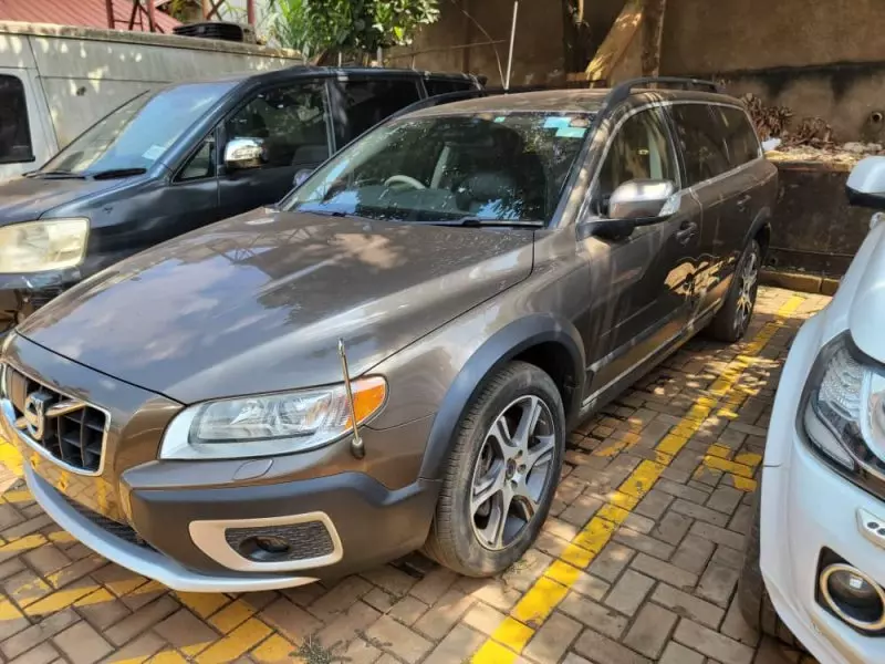 Volvo XC70   - 2011