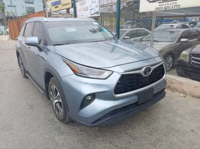 Toyota Highlander   - 2021