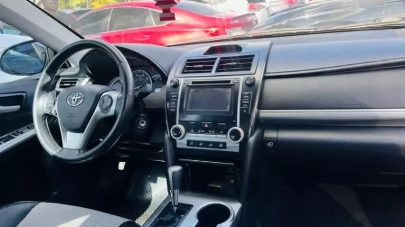 Toyota Camry   - 2014