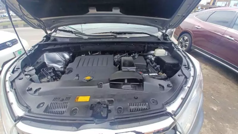 Toyota Highlander   - 2015