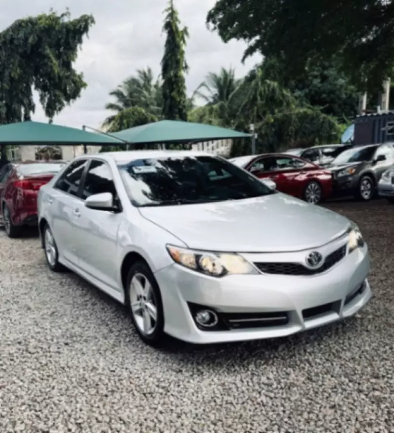 Toyota Camry   - 2014