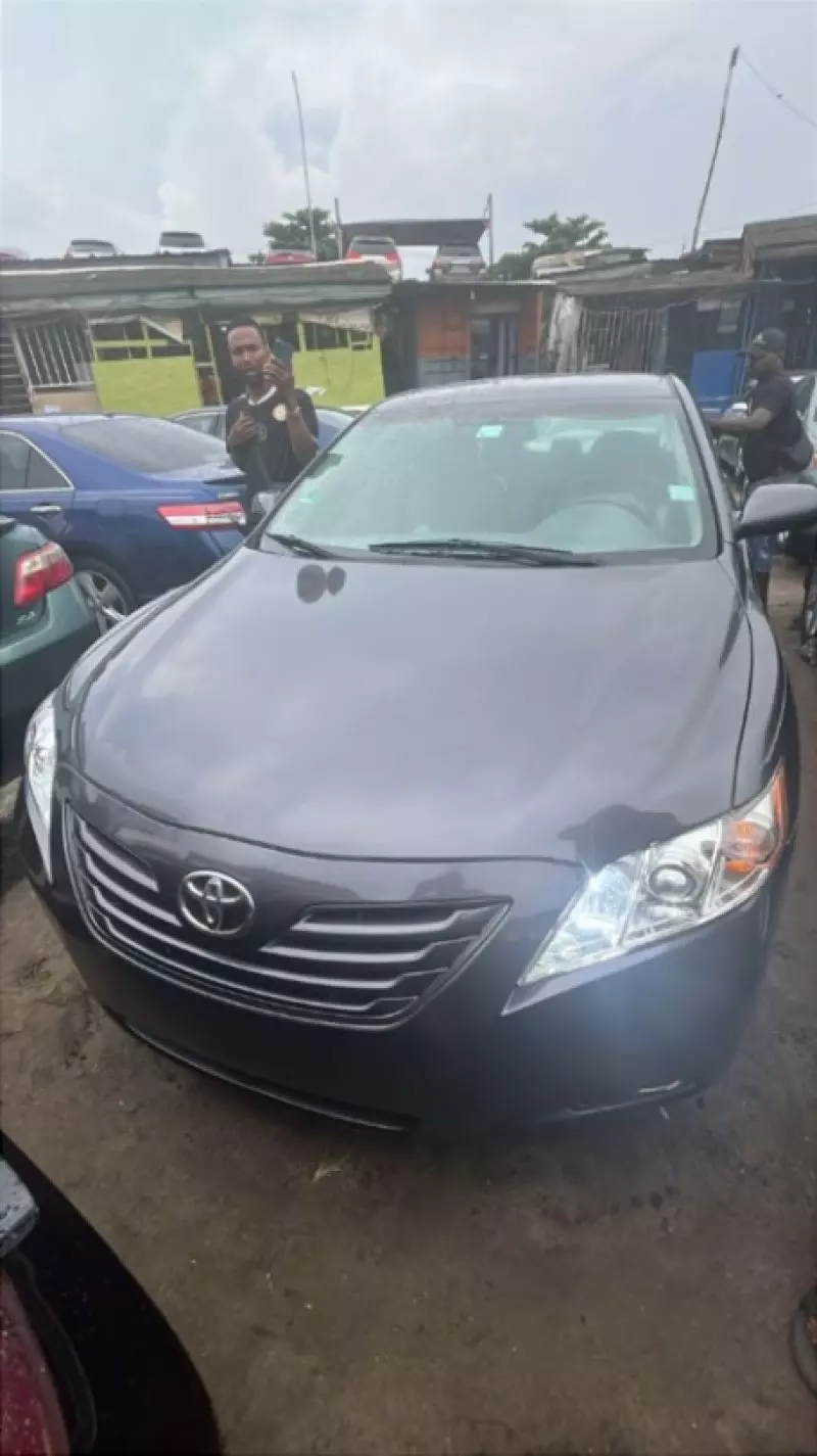 Toyota Camry - 2007