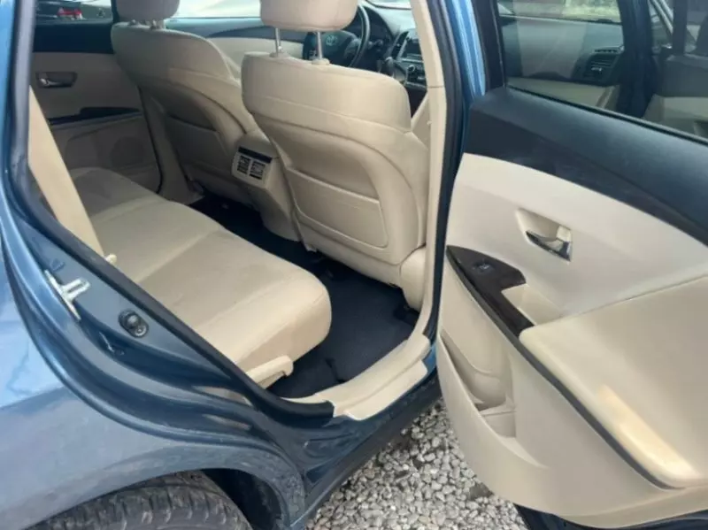 Toyota Venza   - 2012