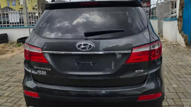 Hyundai Santa FE   - 2014