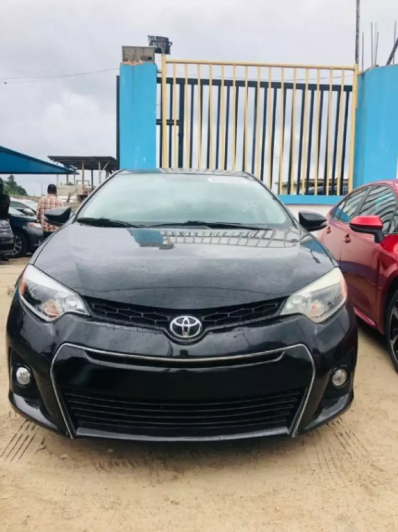 Toyota Corolla   - 2013