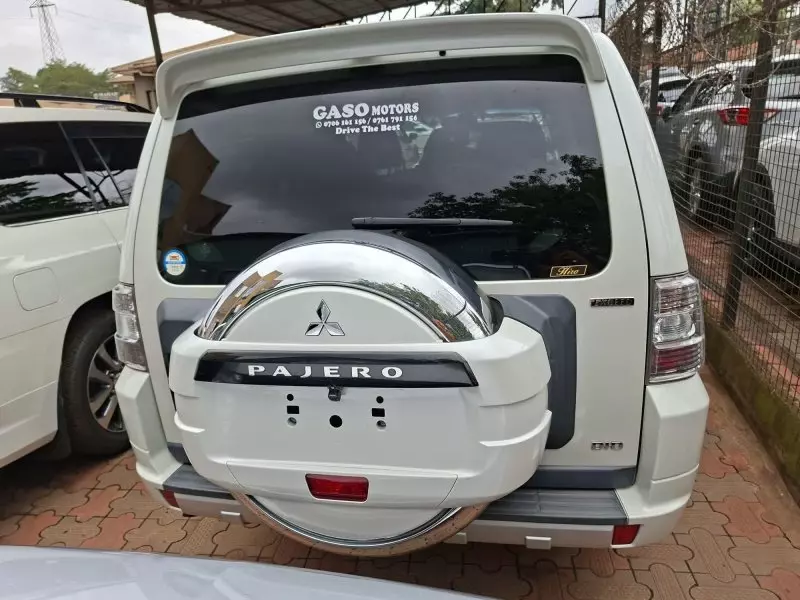 Mitsubishi Pajero Sport   - 2013