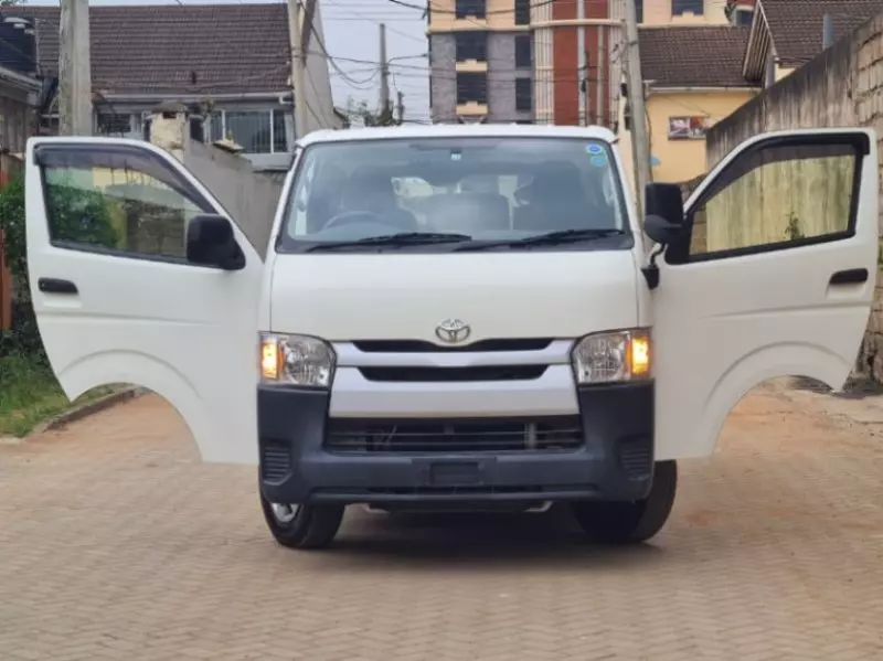 Toyota Hiace   - 2018