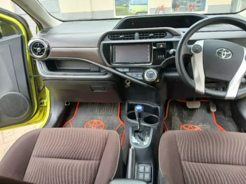 Toyota Aqua   - 2015