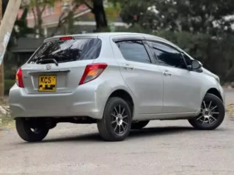 Toyota Vitz   - 2011