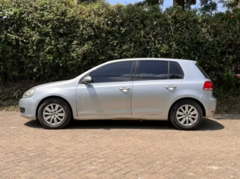 Volkswagen Golf   - 2012