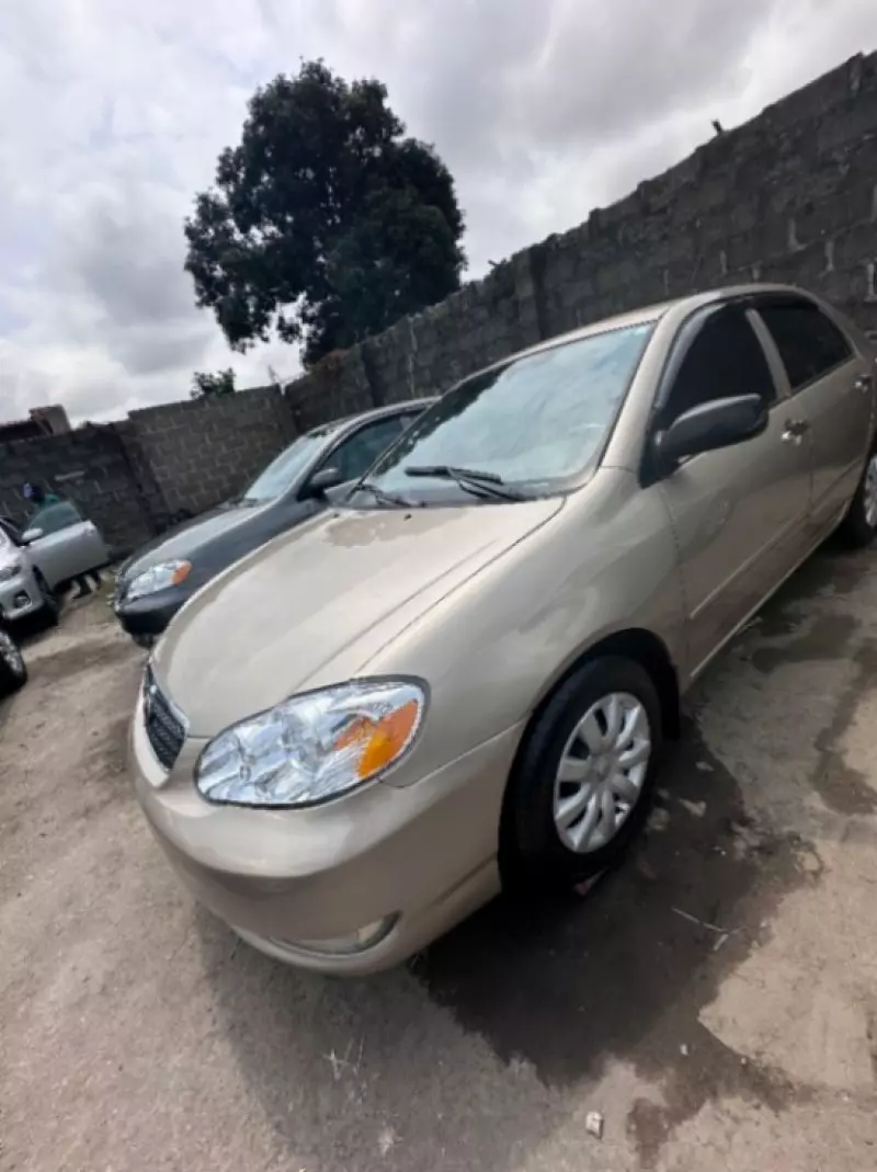 Toyota Corolla   - 2013