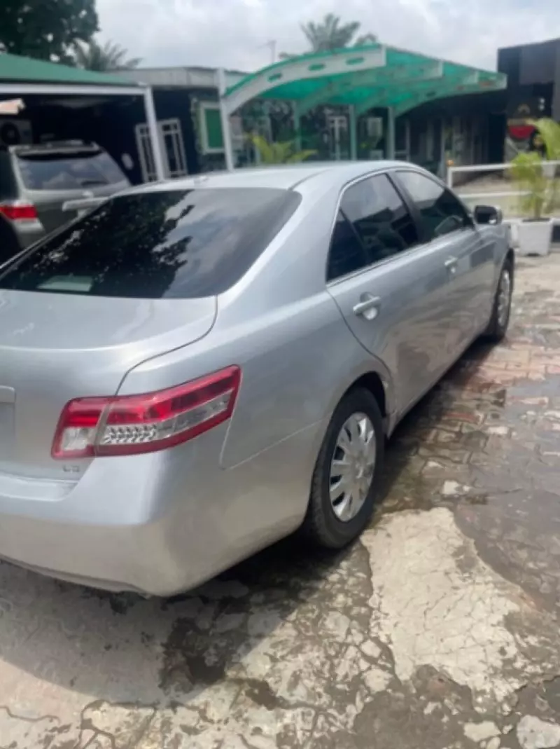 Toyota Camry   - 2010