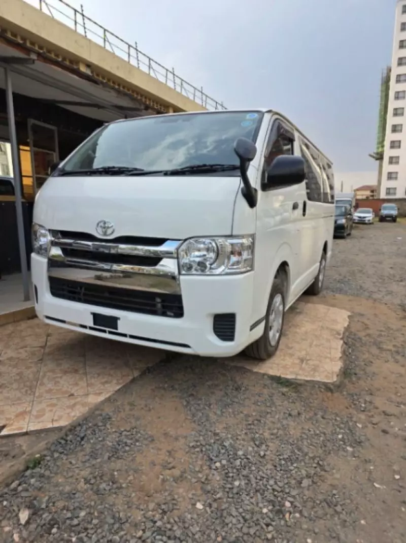 Toyota Hiace   - 2018