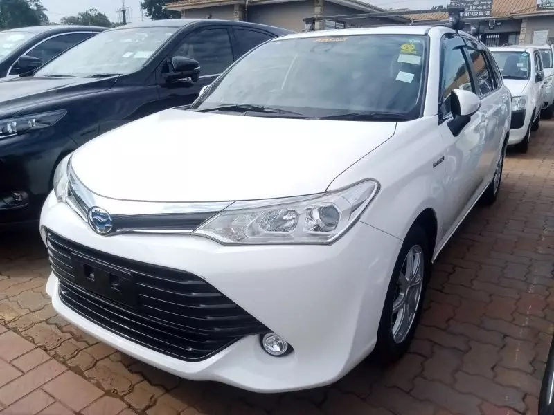 Toyota Fielder hybrid    - 2015