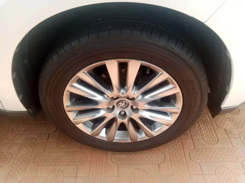 Toyota Harrier   - 2016