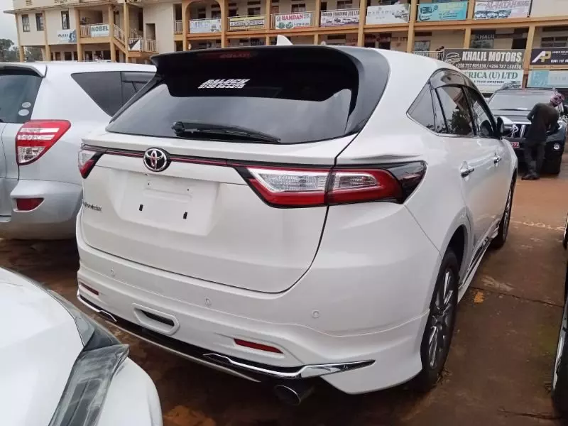 Toyota Harrier   - 2015