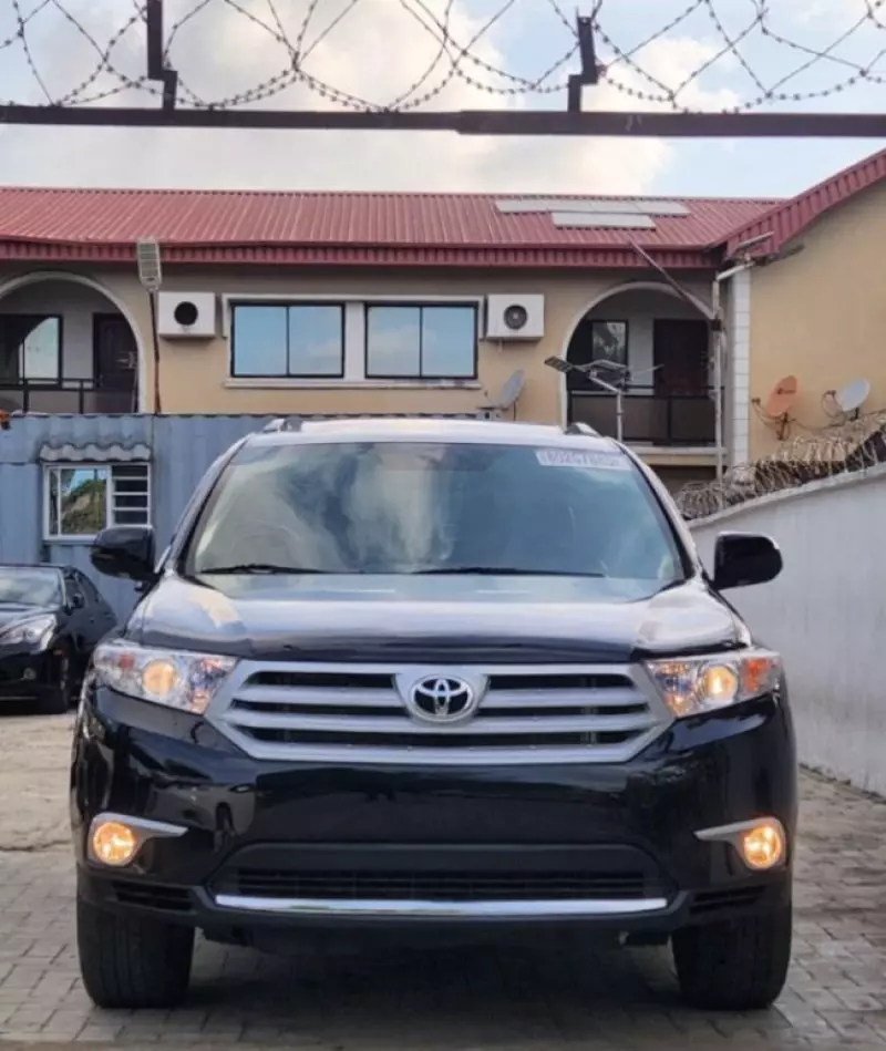 Toyota Highlander   - 2013