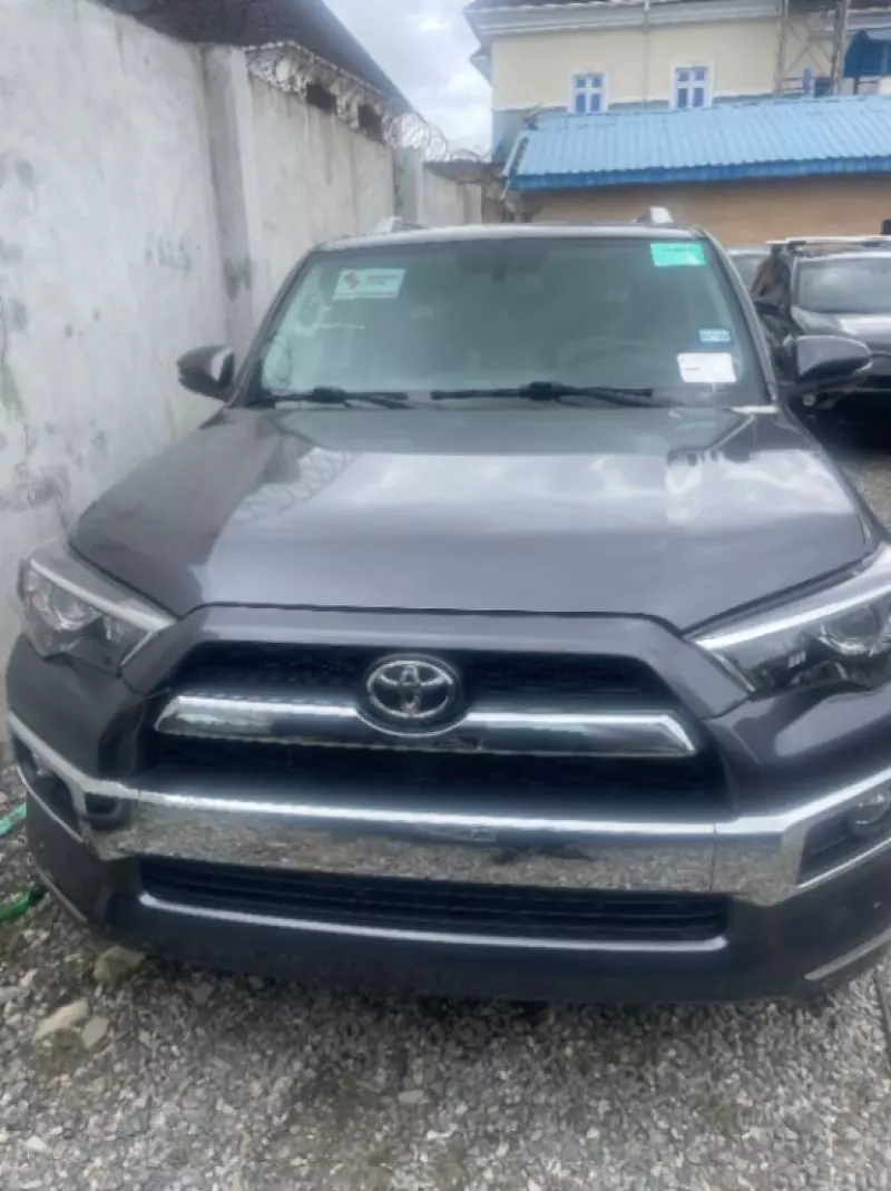 Toyota 4-Runner   - 2014