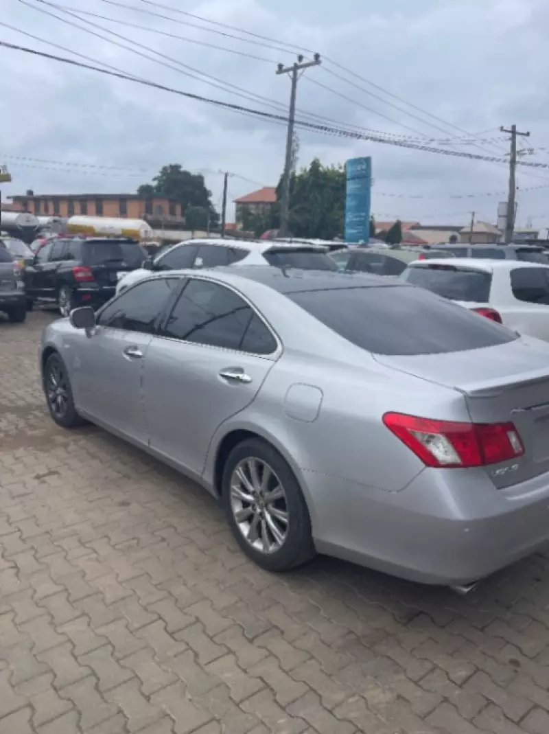 Lexus ES 350   - 2009
