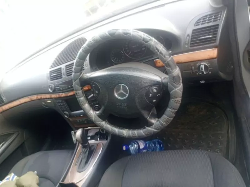 Mercedes-Benz E250   - 2004