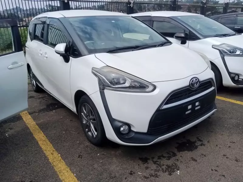 Toyota Sienta   - 2016