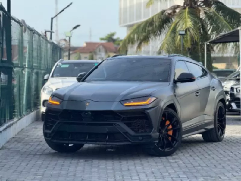 Lamborghini Urus   - 2019