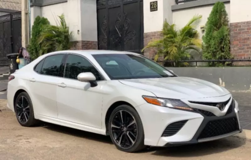 Toyota Camry   - 2018