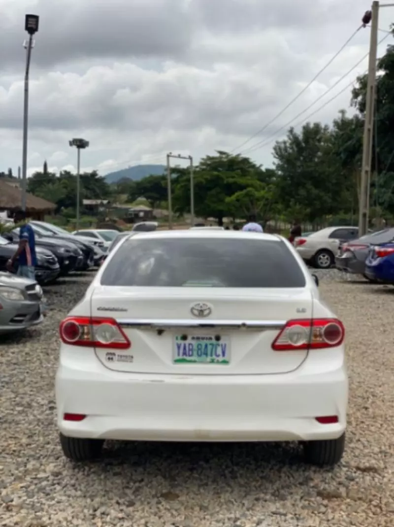 Toyota Camry   - 2011