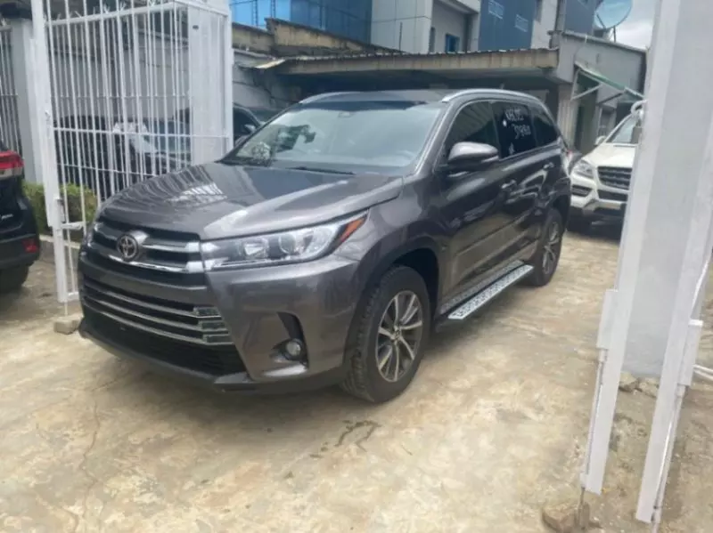 Toyota Highlander   - 2018
