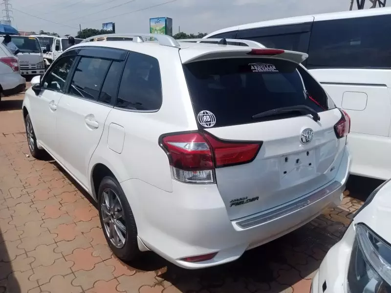 Toyota Fielder    - 2015