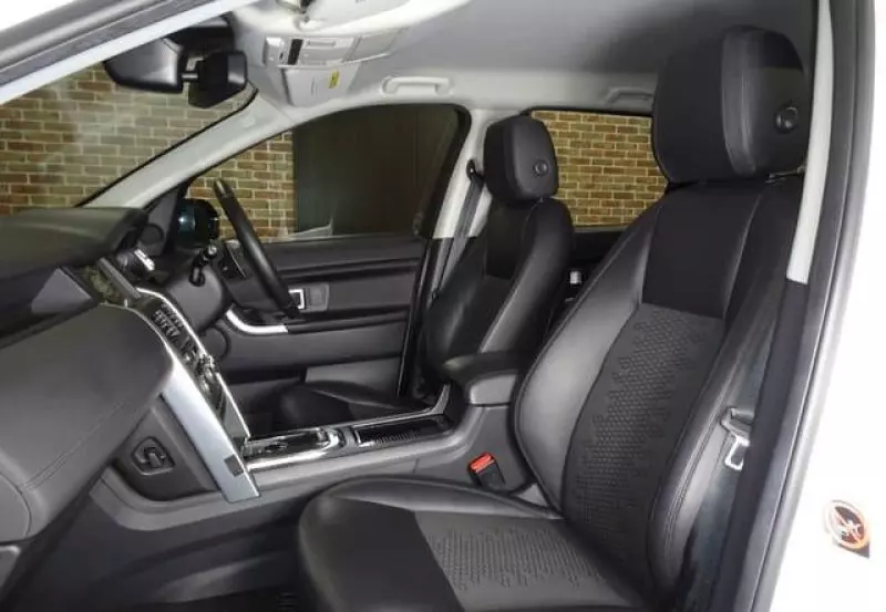 Land Rover Discovery Sport   - 2018