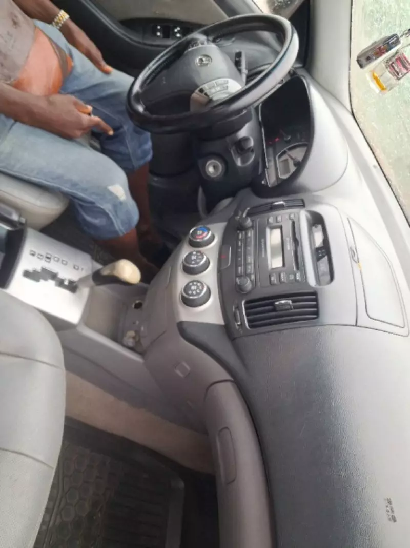 Hyundai Elantra   - 2008