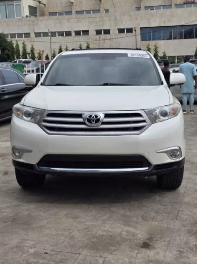 Toyota Highlander   - 2013
