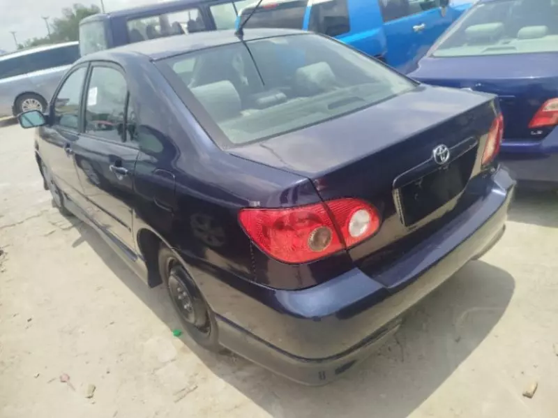 Toyota Corolla   - 2005