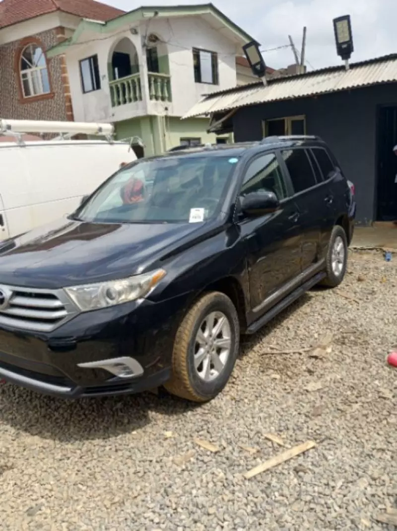 Toyota Highlander   - 2013
