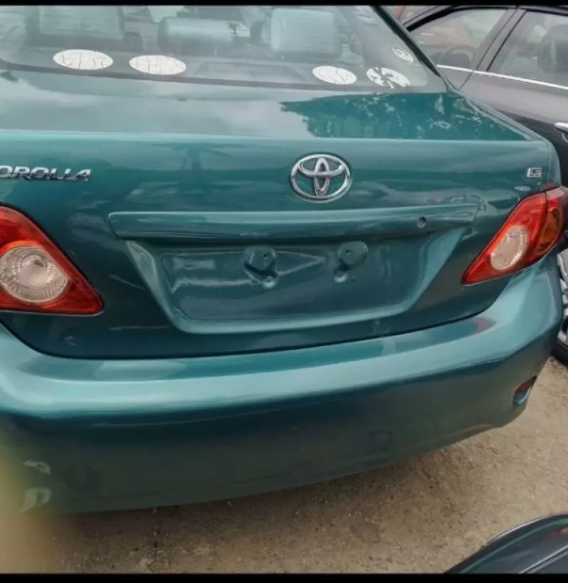 Toyota Corolla   - 2010