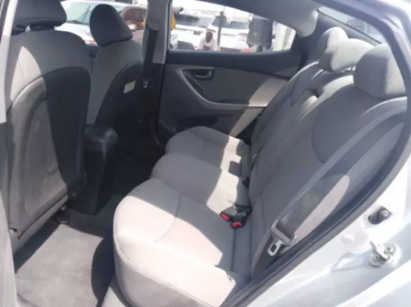 Hyundai Elantra   - 2013