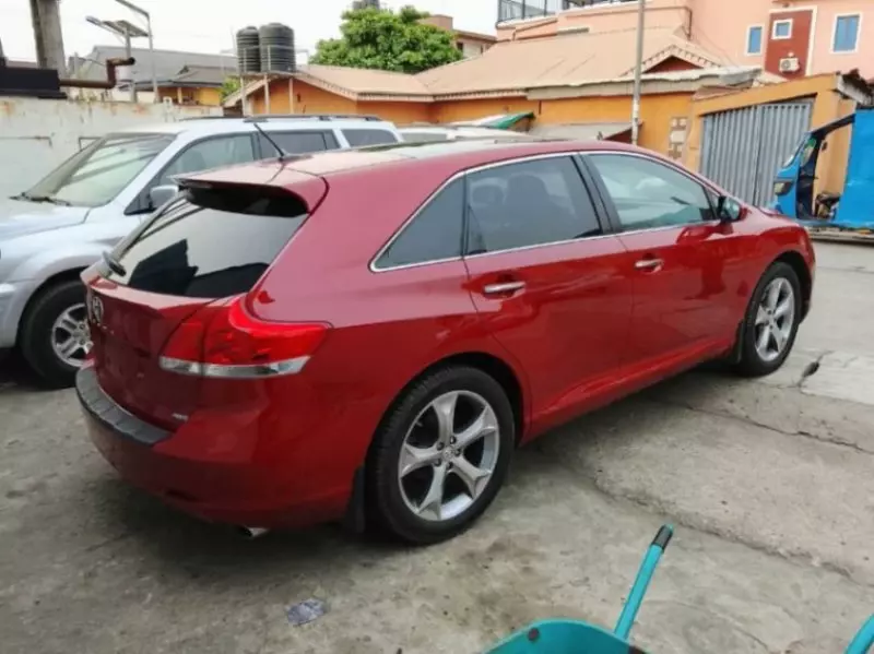 Toyota Venza   - 2012