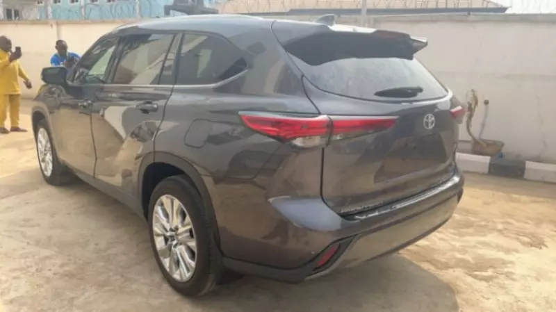 Toyota Highlander   - 2022