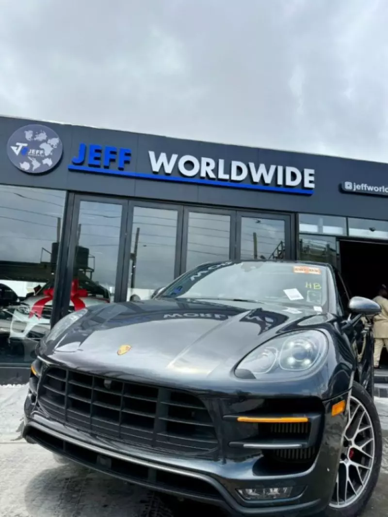 PORSCHE Macan - 2017